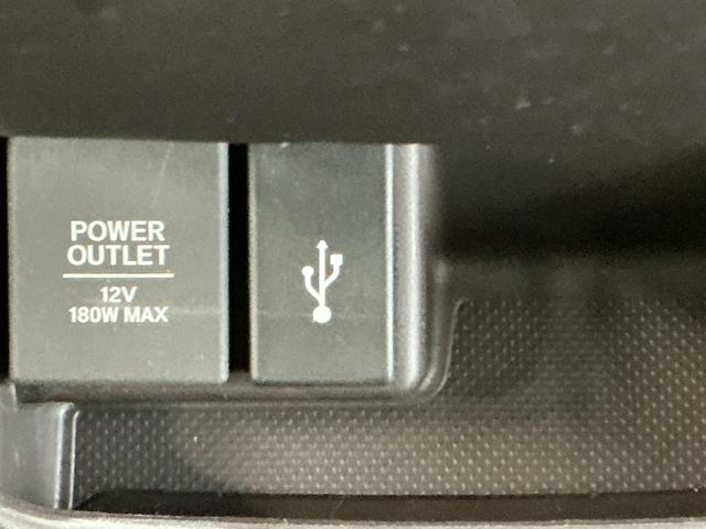 フリード Ｇ　ナビ　Ｒカメラ　ブルートゥース　フルセグ　Ａクルーズ　記録簿　３列シート　パワーウインドウ　地デジ　イモビ　ＶＳＡ　ＵＳＢ　エアコン　エアバッグ　スマートキー　ＥＣＯＮモード　シ－トヒ－タ－　キーフリ（18枚目）