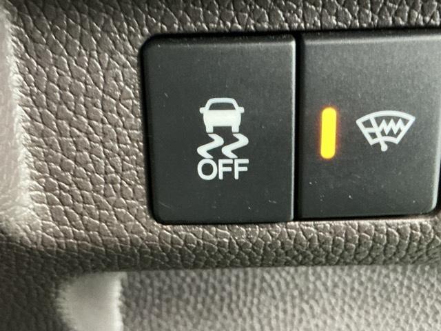 フリード Ｇ　ナビ　Ｒカメラ　ブルートゥース　フルセグ　Ａクルーズ　記録簿　３列シート　パワーウインドウ　地デジ　イモビ　ＶＳＡ　ＵＳＢ　エアコン　エアバッグ　スマートキー　ＥＣＯＮモード　シ－トヒ－タ－　キーフリ（24枚目）