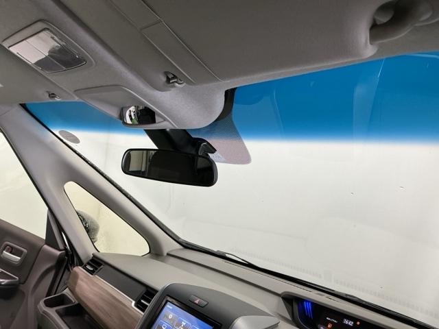 フリード Ｇ　ナビ　Ｒカメラ　ブルートゥース　フルセグ　Ａクルーズ　記録簿　３列シート　パワーウインドウ　地デジ　イモビ　ＶＳＡ　ＵＳＢ　エアコン　エアバッグ　スマートキー　ＥＣＯＮモード　シ－トヒ－タ－　キーフリ（28枚目）