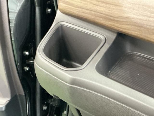 フリード Ｇ　ナビ　Ｒカメラ　ブルートゥース　フルセグ　Ａクルーズ　記録簿　３列シート　パワーウインドウ　地デジ　イモビ　ＶＳＡ　ＵＳＢ　エアコン　エアバッグ　スマートキー　ＥＣＯＮモード　シ－トヒ－タ－　キーフリ（48枚目）