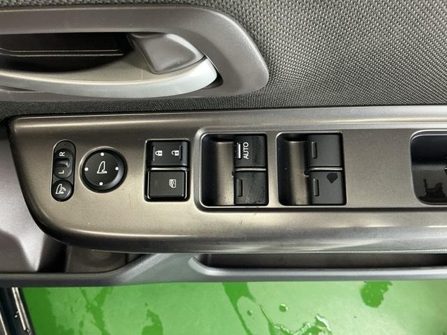 フリード Ｇ　ナビ　Ｒカメラ　ブルートゥース　フルセグ　Ａクルーズ　記録簿　３列シート　パワーウインドウ　地デジ　イモビ　ＶＳＡ　ＵＳＢ　エアコン　エアバッグ　スマートキー　ＥＣＯＮモード　シ－トヒ－タ－　キーフリ（61枚目）