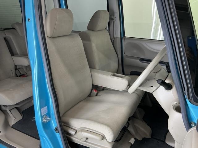 N-BOX G・Lパッケージ ディスプレイオーディオ Rカメラ CD I-STOP ベンチ席 メンテナンスノート カラーバックモニター 全席PW イモビライザー 1セグ AAC 横滑り防止 スマートキー ABS ETC キーレスE(18枚目)