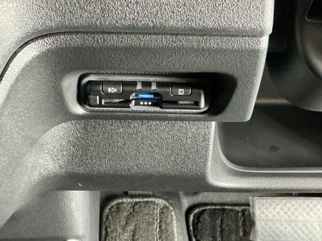 Ｎ－ＢＯＸカスタム ベースグレード　ドラレコ　ナビ　Ｒカメラ　ブルートゥース　ＵＳＢ接続　ＣＭＢＳ　Ｄレコ　ベンチシート　オートエアコン　スマートキ　ＬＥＤ　盗難防止装置　クルコン　ＥＴＣ　バックカメラ　フルセグＴＶ　パワーステアリング（15枚目）