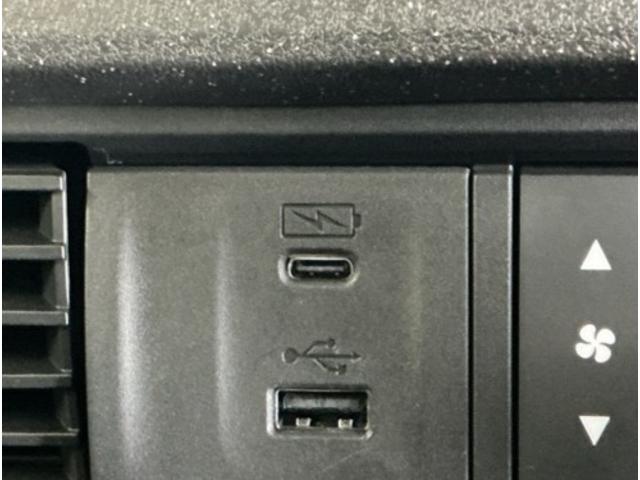 Ｎ－ＢＯＸカスタム ベースグレード　ドラレコ　ナビ　Ｒカメラ　ブルートゥース　ＵＳＢ接続　ＣＭＢＳ　Ｄレコ　ベンチシート　オートエアコン　スマートキ　ＬＥＤ　盗難防止装置　クルコン　ＥＴＣ　バックカメラ　フルセグＴＶ　パワーステアリング（22枚目）