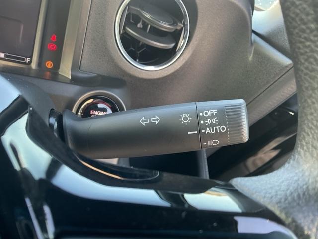 Ｎ－ＢＯＸカスタム ベースグレード　ドラレコ　ナビ　Ｒカメラ　ブルートゥース　ＵＳＢ接続　ＣＭＢＳ　Ｄレコ　ベンチシート　オートエアコン　スマートキ　ＬＥＤ　盗難防止装置　クルコン　ＥＴＣ　バックカメラ　フルセグＴＶ　パワーステアリング（27枚目）