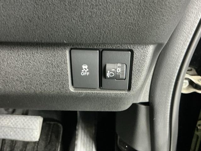 Ｎ－ＢＯＸカスタム ベースグレード　ドラレコ　ナビ　Ｒカメラ　ブルートゥース　ＵＳＢ接続　ＣＭＢＳ　Ｄレコ　ベンチシート　オートエアコン　スマートキ　ＬＥＤ　盗難防止装置　クルコン　ＥＴＣ　バックカメラ　フルセグＴＶ　パワーステアリング（29枚目）