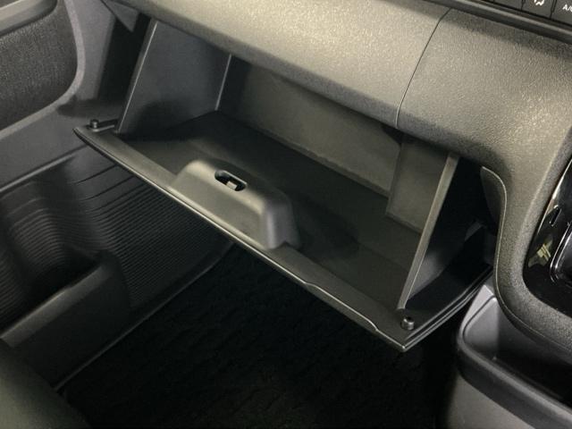 Ｎ－ＢＯＸカスタム ベースグレード　ドラレコ　ナビ　Ｒカメラ　ブルートゥース　ＵＳＢ接続　ＣＭＢＳ　Ｄレコ　ベンチシート　オートエアコン　スマートキ　ＬＥＤ　盗難防止装置　クルコン　ＥＴＣ　バックカメラ　フルセグＴＶ　パワーステアリング（55枚目）