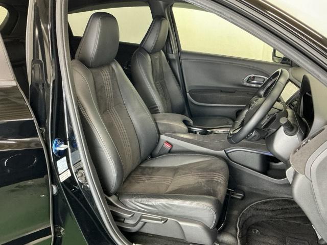 ヴェゼル ＲＳ・ホンダセンシング　ドラレコ　ナビ　Ｒカメラ　ブルートゥース　盗難防止　バックモニター　サイドエアバック　スマ－トキ－　シートヒータ　ＬＥＤライト　地デジＴＶ　ドライブレコーダー装着車　フルオートエアコン　整備記録簿（22枚目）