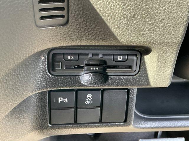 Ｎ－ＢＯＸカスタム Ｌ　ドラレコ　ナビ　Ｒカメラ　ブルートゥース　両席電動スライドドア　Ｐソナー　サイドエアバッグ　Ａストップ　シートヒータ　ベンチシート　点検記録簿　キーフリーシステム　ＬＥＤライト　リアカメ　ＡＣ　ＥＴＣ（14枚目）