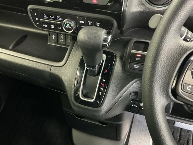 Ｎ－ＢＯＸカスタム Ｌ　ドラレコ　ナビ　Ｒカメラ　ブルートゥース　両席電動スライドドア　Ｐソナー　サイドエアバッグ　Ａストップ　シートヒータ　ベンチシート　点検記録簿　キーフリーシステム　ＬＥＤライト　リアカメ　ＡＣ　ＥＴＣ（17枚目）