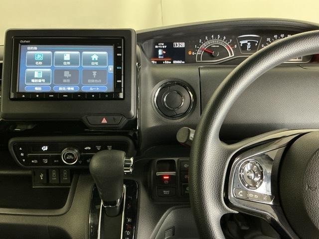 N-BOXカスタム L ドラレコ ナビ Rカメラ ブルートゥース Pソナー サイドエアバッグ Aストップ シートヒータ ベンチシート 点検記録簿 キーフリーシステム LEDライト リアカメ クルーズコントロール AC USB(3枚目)