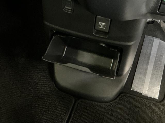 N-BOXカスタム L ドラレコ ナビ Rカメラ ブルートゥース Pソナー サイドエアバッグ Aストップ シートヒータ ベンチシート 点検記録簿 キーフリーシステム LEDライト リアカメ クルーズコントロール AC USB(60枚目)