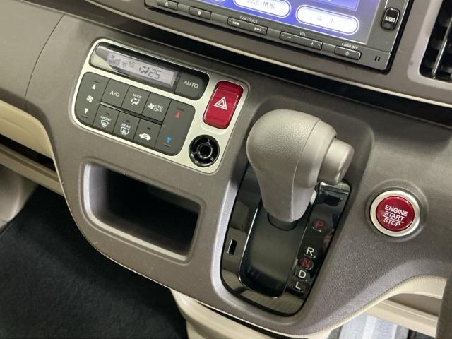 Ｎ－ＯＮＥ Ｇ　ナビ　Ｒカメラ　ブルートゥース　ワンセグＴＶ　ダブルエアバッグ　インテリジェントキー　１セグＴＶ　盗難警報装置　フルオートエアコン　点検記録簿　ベンチシ－ト　ＰＳ　ＰＷ　運転席エアバッグ　ＡＢＳ（14枚目）