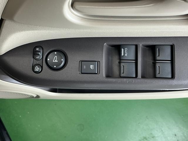 Ｎ－ＯＮＥ Ｇ　ナビ　Ｒカメラ　ブルートゥース　ワンセグＴＶ　ダブルエアバッグ　インテリジェントキー　１セグＴＶ　盗難警報装置　フルオートエアコン　点検記録簿　ベンチシ－ト　ＰＳ　ＰＷ　運転席エアバッグ　ＡＢＳ（54枚目）