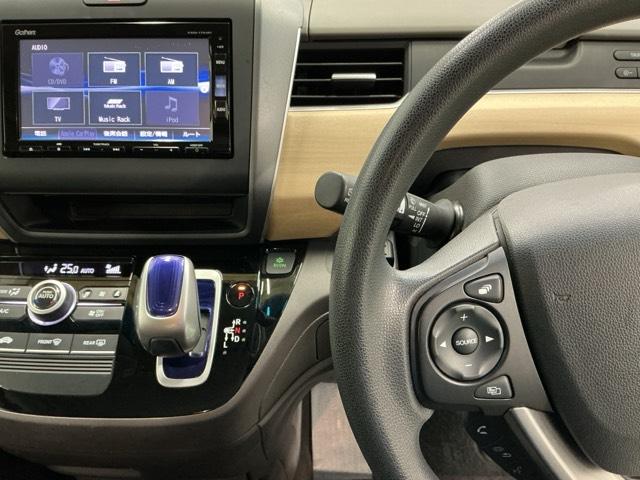 フリードハイブリッド ハイブリッド・Ｇホンダセンシング　ナビ　Ｒカメラ　ブルートゥース　フルセグ　クルーズＣ　ＤＶＤ視聴　ブレーキサポート　ＬＥＤヘットライト　Ｗエアバック　記録簿付き　バックモニタ　アイストップ　キーレス　ＥＴＣ付　横滑り防止機能　３列（3枚目）