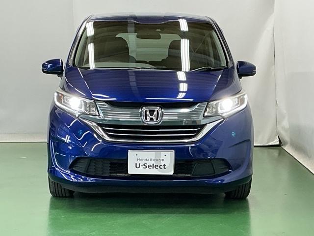 フリードハイブリッド ハイブリッド・Ｇホンダセンシング　ナビ　Ｒカメラ　ブルートゥース　フルセグ　クルーズＣ　ＤＶＤ視聴　ブレーキサポート　ＬＥＤヘットライト　Ｗエアバック　記録簿付き　バックモニタ　アイストップ　キーレス　ＥＴＣ付　横滑り防止機能　３列（6枚目）