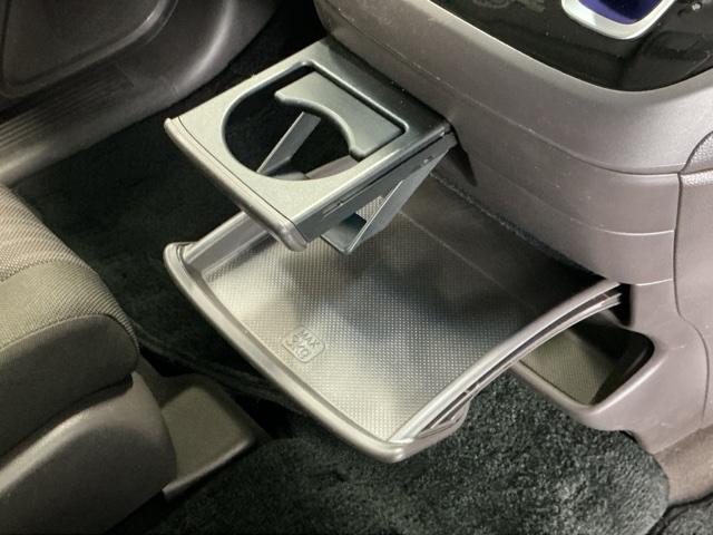 フリードハイブリッド ハイブリッド・Ｇホンダセンシング　ナビ　Ｒカメラ　ブルートゥース　フルセグ　クルーズＣ　ＤＶＤ視聴　ブレーキサポート　ＬＥＤヘットライト　Ｗエアバック　記録簿付き　バックモニタ　アイストップ　キーレス　ＥＴＣ付　横滑り防止機能　３列（17枚目）