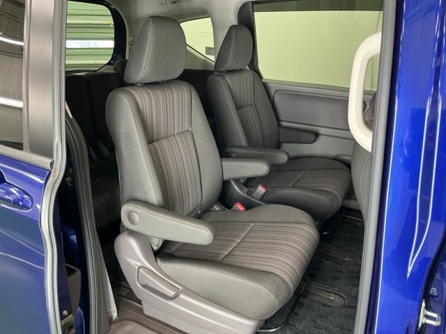 フリードハイブリッド ハイブリッド・Ｇホンダセンシング　ナビ　Ｒカメラ　ブルートゥース　フルセグ　クルーズＣ　ＤＶＤ視聴　ブレーキサポート　ＬＥＤヘットライト　Ｗエアバック　記録簿付き　バックモニタ　アイストップ　キーレス　ＥＴＣ付　横滑り防止機能　３列（19枚目）