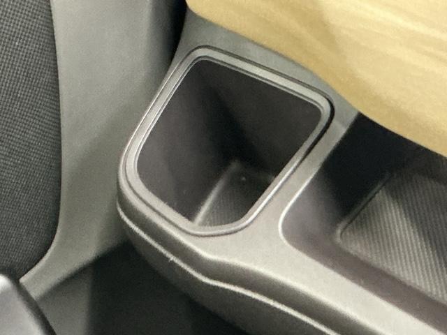 フリードハイブリッド ハイブリッド・Ｇホンダセンシング　ナビ　Ｒカメラ　ブルートゥース　フルセグ　クルーズＣ　ＤＶＤ視聴　ブレーキサポート　ＬＥＤヘットライト　Ｗエアバック　記録簿付き　バックモニタ　アイストップ　キーレス　ＥＴＣ付　横滑り防止機能　３列（57枚目）