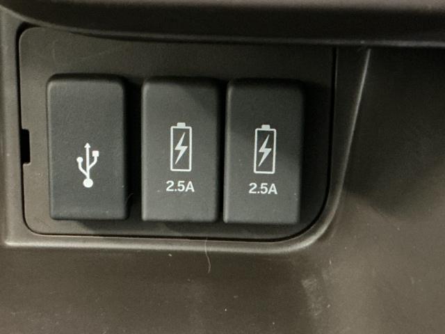 �Q�D�T�A���y�A�}���t�r�a�`���[�W���[���ځB�X�}�[�g�t�H���Ȃǂ̏[�d�ɂƂ��Ă��֗��ł�