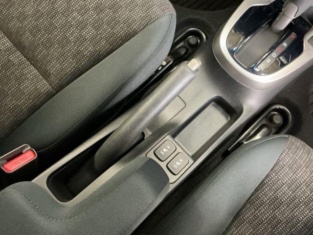 フィット １３Ｇ・Ｆパッケージコンフォートエディション　ナビ　Ｒカメラ　ブルートゥース　フルセグ　セキュリティアラーム　ＡＡＣ　整備記録簿　助手席エアバッグ　運転席エアバッグ　パワーウィンドウ　ＶＳＡ　シ－トヒ－タ－　キーレス　スマ－トキ－　ＡＢＳ（59枚目）