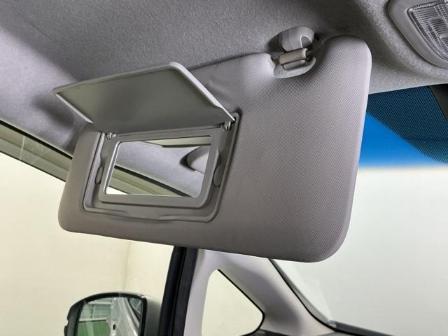 フィット １３Ｇ・Ｆパッケージコンフォートエディション　ナビ　Ｒカメラ　ブルートゥース　フルセグ　セキュリティアラーム　ＡＡＣ　整備記録簿　助手席エアバッグ　運転席エアバッグ　パワーウィンドウ　ＶＳＡ　シ－トヒ－タ－　キーレス　スマ－トキ－　ＡＢＳ（61枚目）