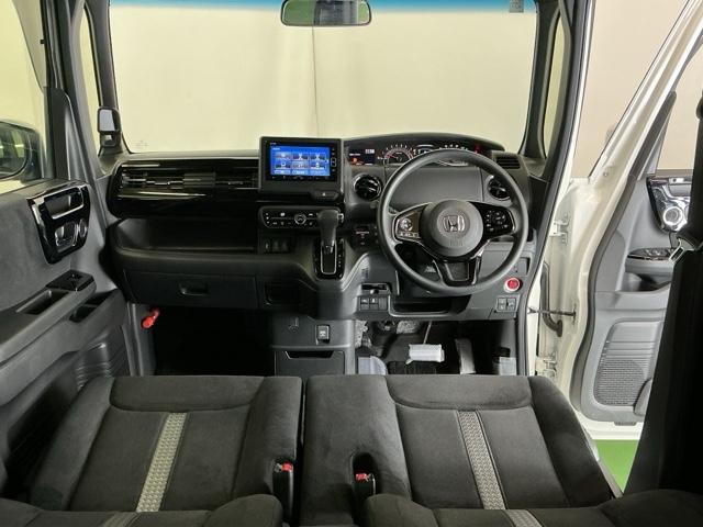 N-BOXカスタム L ナビ Rカメラ ブルートゥース フルセグ シートヒーター付き 助手席エアバック Bカメ メンテナンスノート LED エアバッグ パワーウインドウ Aライト クルコン エアコン スマートキーPスタート(2枚目)