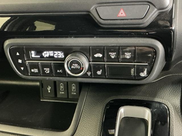 N-BOXカスタム L ナビ Rカメラ ブルートゥース フルセグ シートヒーター付き 助手席エアバック Bカメ メンテナンスノート LED エアバッグ パワーウインドウ Aライト クルコン エアコン スマートキーPスタート(14枚目)