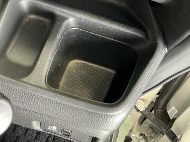 N-BOXカスタム L ナビ Rカメラ ブルートゥース フルセグ シートヒーター付き 助手席エアバック Bカメ メンテナンスノート LED エアバッグ パワーウインドウ Aライト クルコン エアコン スマートキーPスタート(17枚目)