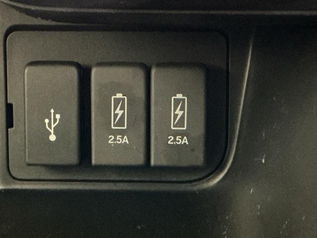 N-BOXカスタム L ナビ Rカメラ ブルートゥース フルセグ シートヒーター付き 助手席エアバック Bカメ メンテナンスノート LED エアバッグ パワーウインドウ Aライト クルコン エアコン スマートキーPスタート(19枚目)