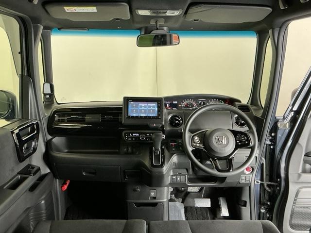 Ｎ－ＢＯＸカスタム Ｌ　ナビ　Ｒカメラ　ブルートゥース　ＣＤ　シートヒーター付き　助手席エアバック　Ｂカメ　メンテナンスノート　ＬＥＤ　エアバッグ　パワーウインドウ　Ａライト　クルコン　エアコン　スマートキーＰスタート（2枚目）