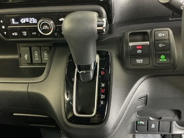 Ｎ－ＢＯＸカスタム Ｌ　ナビ　Ｒカメラ　ブルートゥース　ＣＤ　シートヒーター付き　助手席エアバック　Ｂカメ　メンテナンスノート　ＬＥＤ　エアバッグ　パワーウインドウ　Ａライト　クルコン　エアコン　スマートキーＰスタート（19枚目）