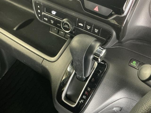 Ｎ－ＢＯＸカスタム Ｇ・Ｌホンダセンシング　メモリーナビ　ＥＴＣ　ヘッドライトＬＥＤ　キーレススタート　整備記録簿有　ベンチシート　オ－トエアコン　パワステ　クルコン　ＤＶＤプレーヤー　Ａライト　アイストップ　エアＢ　サイドエアＢ　ＵＳＢ接続（14枚目）