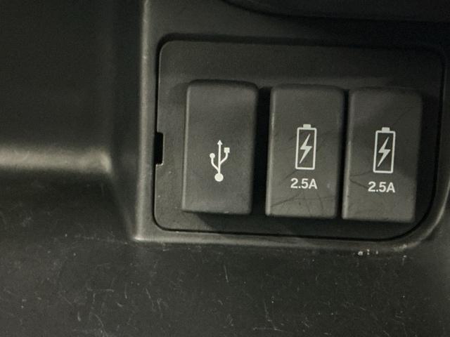 Ｎ－ＢＯＸカスタム Ｇ・Ｌホンダセンシング　メモリーナビ　ＥＴＣ　ヘッドライトＬＥＤ　キーレススタート　整備記録簿有　ベンチシート　オ－トエアコン　パワステ　クルコン　ＤＶＤプレーヤー　Ａライト　アイストップ　エアＢ　サイドエアＢ　ＵＳＢ接続（18枚目）