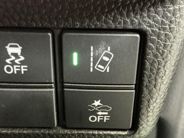 Ｎ－ＢＯＸカスタム Ｇ・Ｌホンダセンシング　メモリーナビ　ＥＴＣ　ヘッドライトＬＥＤ　キーレススタート　整備記録簿有　ベンチシート　オ－トエアコン　パワステ　クルコン　ＤＶＤプレーヤー　Ａライト　アイストップ　エアＢ　サイドエアＢ　ＵＳＢ接続（21枚目）