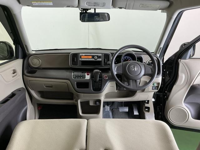 N-ONE G CD 運転席/助手席エアバッグ ABS スマキー 盗難防止アラーム アイドリンクストップ キーフリーシステム 全席PW フルオートエアコン 横滑り防止機能 運転席エアバッグ ベンチS 記録簿あり PS(2枚目)