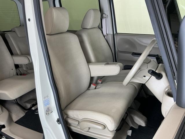 Ｎ－ＢＯＸ Ｇ・Ｌパッケージ　ナビ　Ｒカメラ　ブルートゥース　フルセグ　両パワースライドドア　エアバック付き　パワーウインド　セキュリティアラーム　アイスト　整備点検記録簿　助手席エアバッグ　地デジＴＶ　キーフリー　スマキー（17枚目）