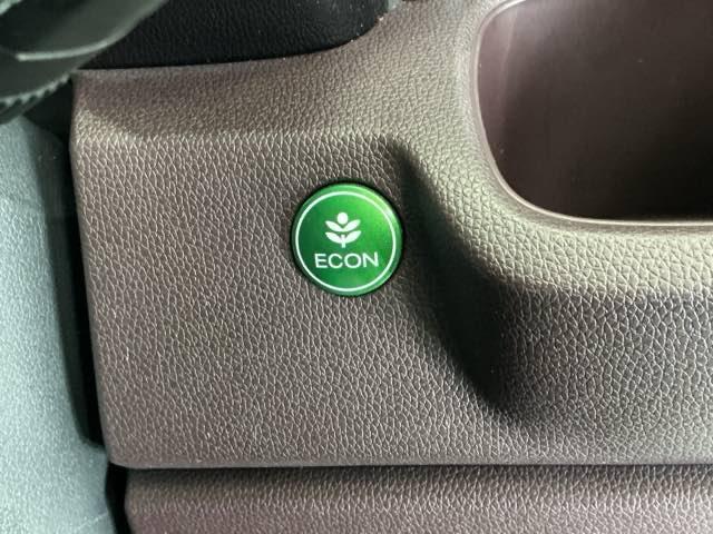 �d�b�n�m�X�C�b�`����ŔR��ǂ��Ȃ�悤�G�A�R����G���W���Ȃǂ𑍍��I�ɐ��䂵�܂�