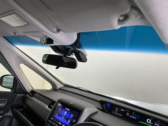 �n�[�t�V�F�C�h�t�����g�E�C���h�E�y�e�K���X��[�̐F�������z�𑕔����Ă��܂��B�L���t�����g�K���X�Ŏ��E���m�ۂ���ῂ������y���A�L�Ɩ����ł͂����Ԃ�Ⴂ�܂���