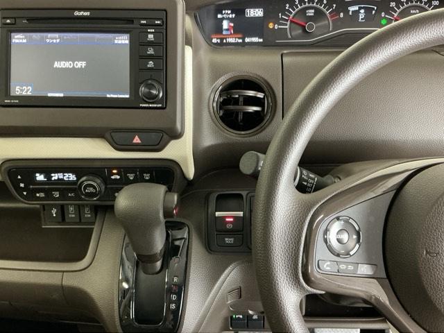 Ｌ　ディスプレイオーディオ　Ｒカメラ　ＣＤ　オートライ　追従走行　ソナー　車線逸脱警報装置　ｉ－ｓｔｏｐ　ｂｌｕｅｔｏｏｔｈ　スマートキープッシュスタート　Ｂモニター　ＬＥＤヘットライト　安全ボディ　ＰＷ（画像3）
