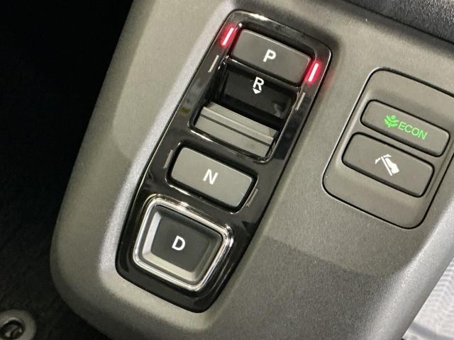 ｅ：Ｌ　ドラレコ　純正ナビ　Ｒカメラ　ブルートゥース　アダプティブクルコン　コーナーセンサー　元試乗車　ＬＫＡＳ　ＢＴ　バックカメラ　フルセグＴＶ　ＬＥＤヘッドランプ　ドライブレコーダー　オートハイビーム（画像18）