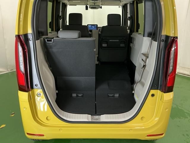 ファッションスタイル　試乗車　メモリーナビ　ＥＴＣ　ドラレコ　リアカメラ　被害軽減ブレーキ　レーダークルーズコントロール　ＢＴ接続　地デジ　両側電動パワースライドドア　シ－トヒ－タ－　電動格納ドアミラー　ＬＥＤライト（画像32）