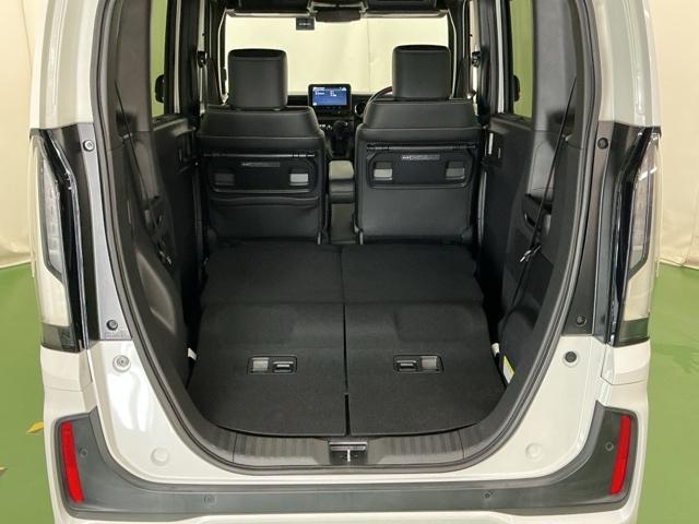 コーディネートスタイル　純正ナビ　Ｒカメラ　ブルートゥース　フルセグＴＶ　電格ミラー　インテリキー　定期点検記録簿　半革　ブレーキサポート　ＵＳＢポート　Ｂｌｕｅｔｏｏｔｈ　ＬＫＡＳ　ナビＴＶ　リヤカメラ　パーキングセンサー（画像30）