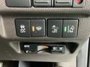 運転席から操作しやすい各種スイッチ
