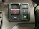 パーキングブレーキはスマートな電子制御式と合わせて渋滞時等にブレーキペダルから足を離しても停車状態を保持してくれるオートブレーキホールド機能で運転が楽になります。スタートはアクセルペダルを踏むだけ