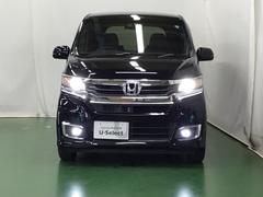 ディスチャージヘッドライト【ＨＩＤ】を装備していますのでとても明るく、夜間の走行や雨の日も安全・安心です。オートライトコントロール付きで周囲の明るさに応じて自動で点灯・消灯します 6