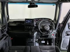 �ɥ饤�С����濴�˼����˼꤬�Ϥ����֤ˣ��ԥ��쥯�ȥ�С��䥨�������͡��������å��ʤɤ����֡��������ͥ��Ƥ��ޤ� 2