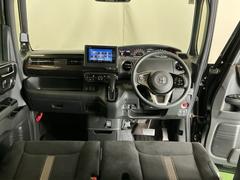 �ɥ饤�С����濴�˼����˼꤬�Ϥ����֤ˣ��ԥ��쥯�ȥ�С��䥨�������͡��������å��ʤɤ����֡��������ͥ��Ƥ��ޤ� 2