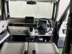 �ɥ饤�С����濴�˼����˼꤬�Ϥ����֤ˣ��ԥ��쥯�ȥ�С��䥨�������͡��������å��ʤɤ����֡��������ͥ��Ƥ��ޤ� 2