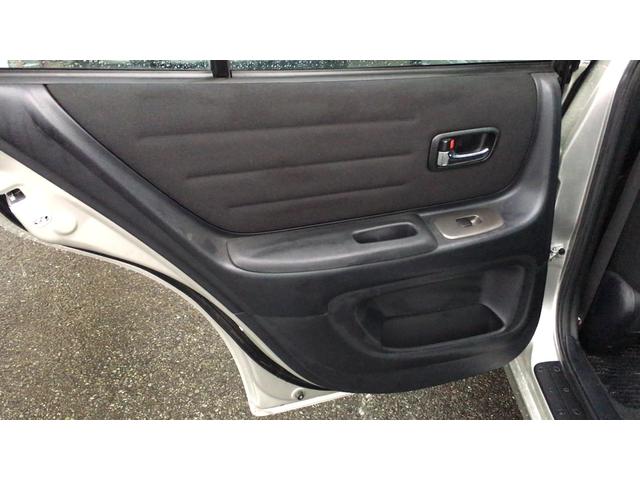 アルテッツァ RS200 Zエディション ボディー純正色全塗装 ヘッドライト磨きクリア塗装 内装リフレッシュ タイミングベルト交換 新品KOYOラジエター、エンジン燃焼室・インテークバルブ・スロットル・エアフロ清掃(35枚目)